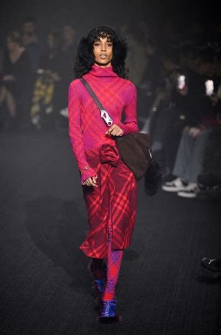 burberry aw23 review|5 Things To Know About Daniel Lee’s AW23 Debut Show For .